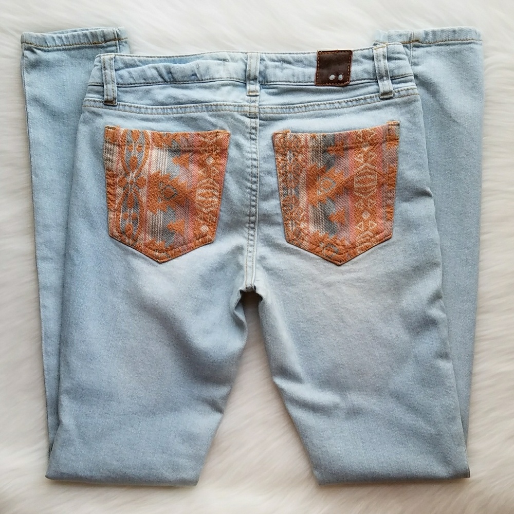 NWOT - Forever 21 Aztec Print Pocket Jeans